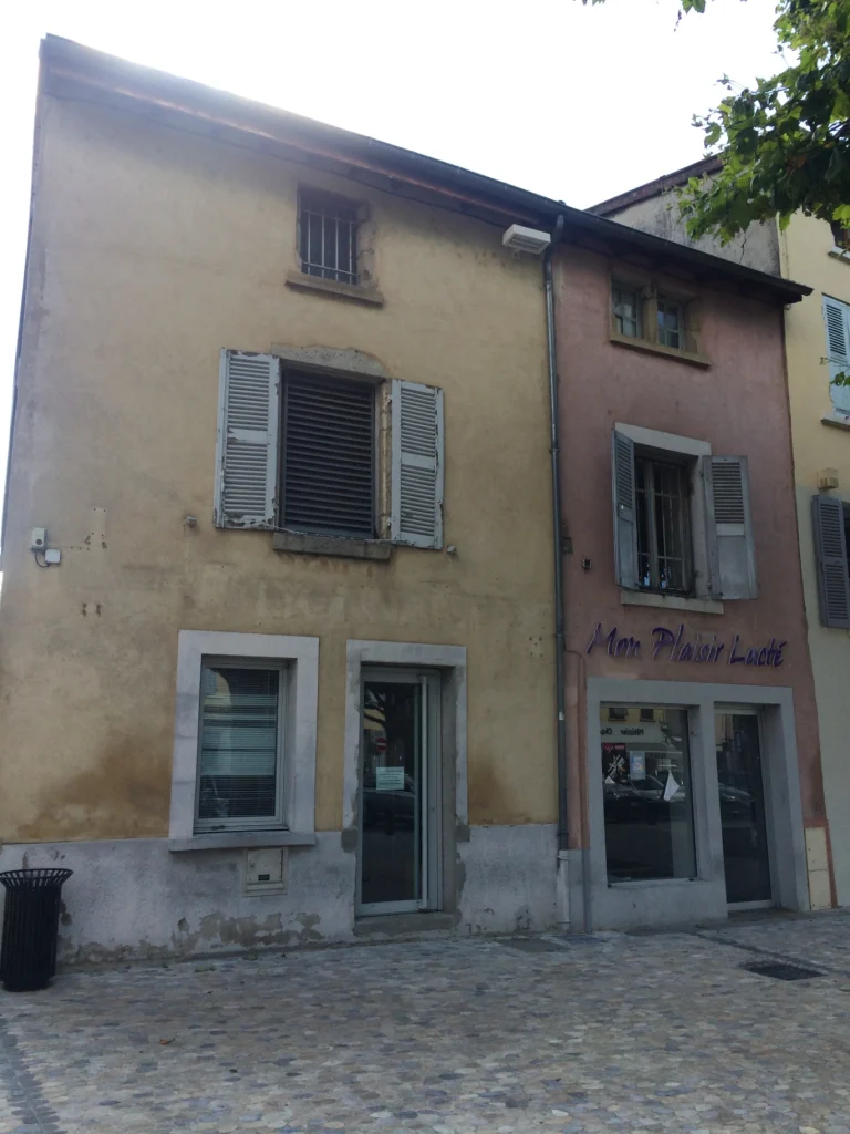 photo ravalement facade chaponost 69630 avant