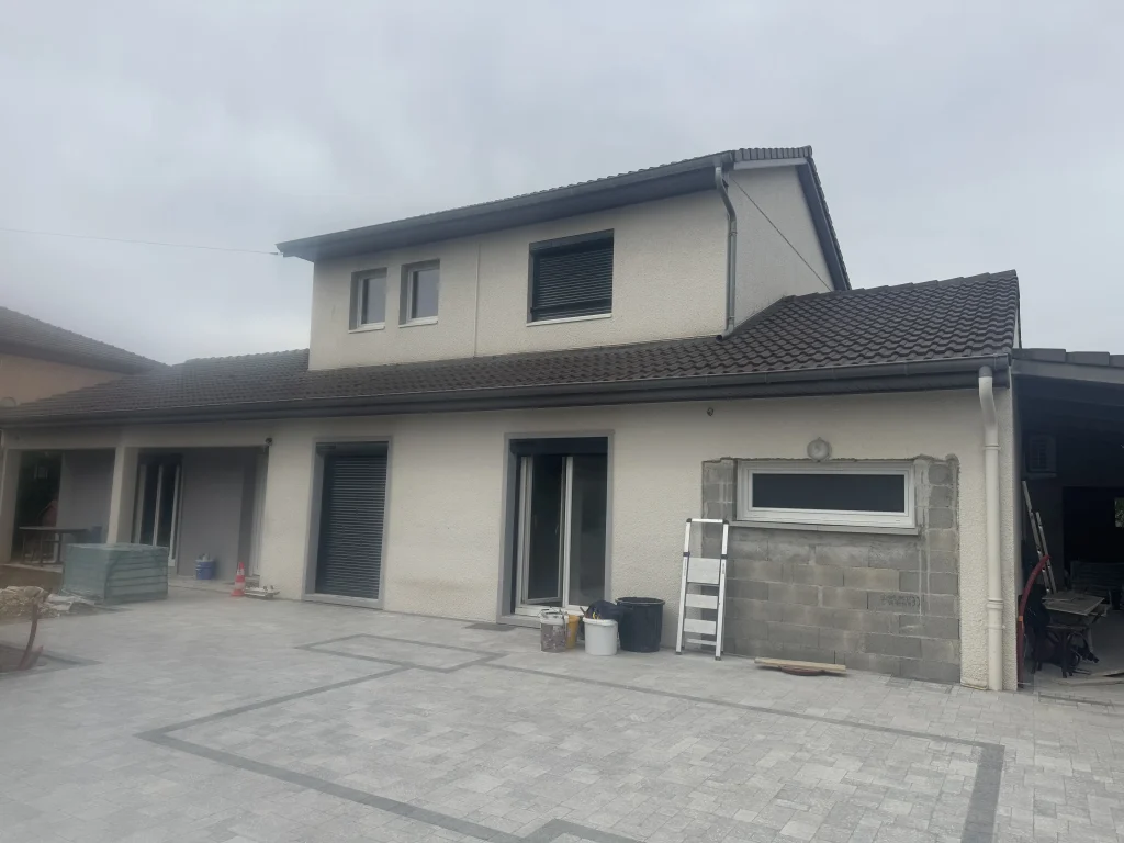 photo ravalement facade genas 69740 avant